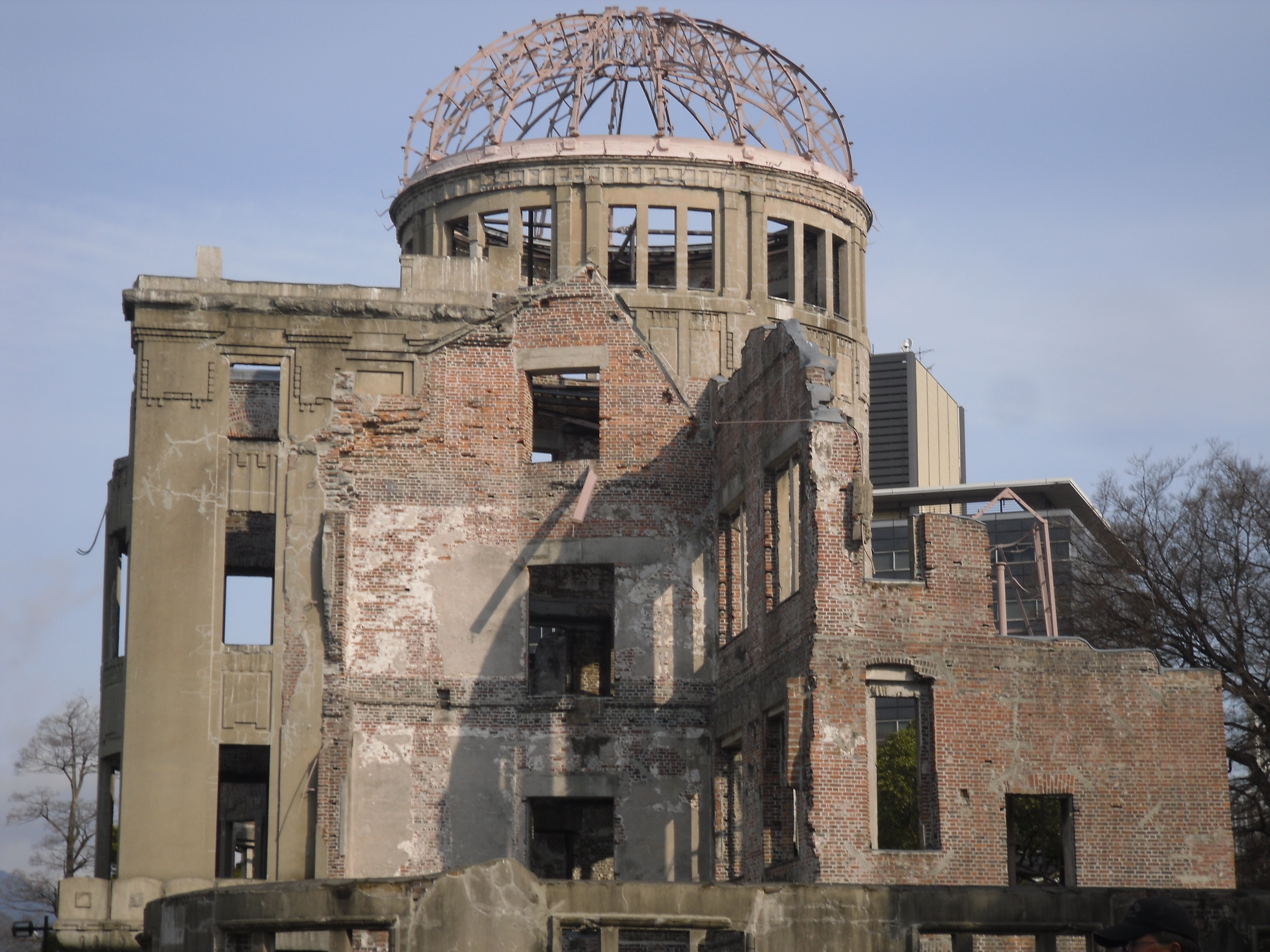 Die Bibliothek von Hiroshima ist noch genau so erhalten, wie sie von der Atombome im zweiten Weltkrieg zerstört wurde.