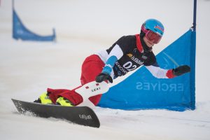 Patrizia Kummer kämpft im Weltcup Parallel Slalom in Kayseri, Türkei, im März 2017 um einen Top Platz.