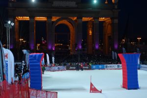 Die Rampe mitten in Moskau ermöglicht den Snowboard Weltcup Athleten eine atemberaubende Sicht auf die tausenden Zuschauer während dem Nachtfinale.