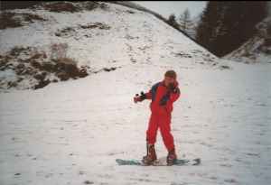 10. Dezember 1996 - Mühlebach, Schweiz - Erste Versuche auf dem Snowboard - Patrizia Kummer steht das erste Mal auf einem Snowboard. Bleibt jedoch trotzdem dem Skifahren für 2 weitere Jahre treu.